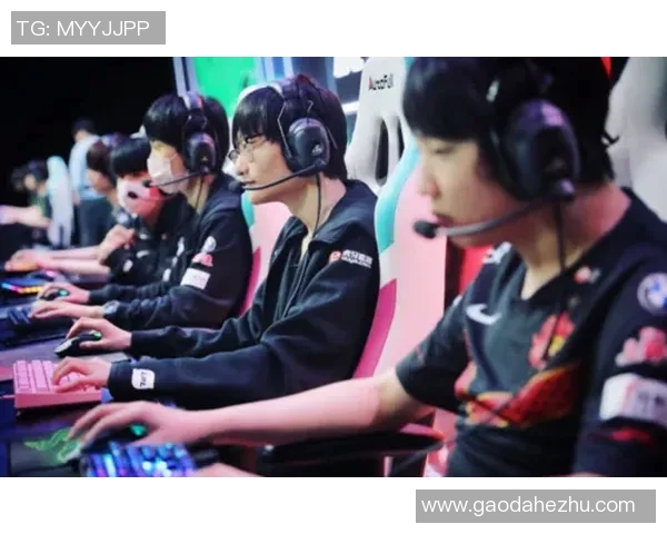 FPX战队在CSGO赛事中的表现引发实力争议与讨论