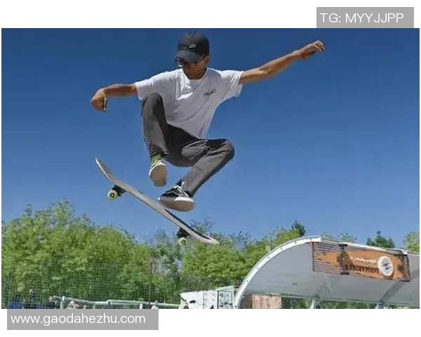 北京极限运动队在世界滑板锦标赛中的默契配合与精彩表现分析